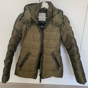 Jacket moncler authentic for women gold color small size